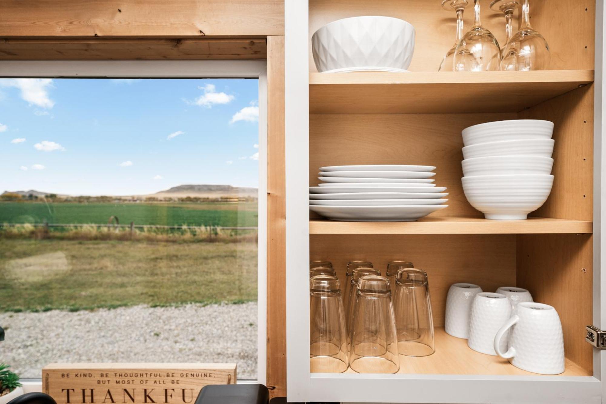 Modern Tiny Cabin, With Hot Tub In Choteau Mt Екстериор снимка